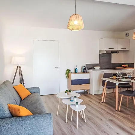Cap Ocean-6 By Interhome